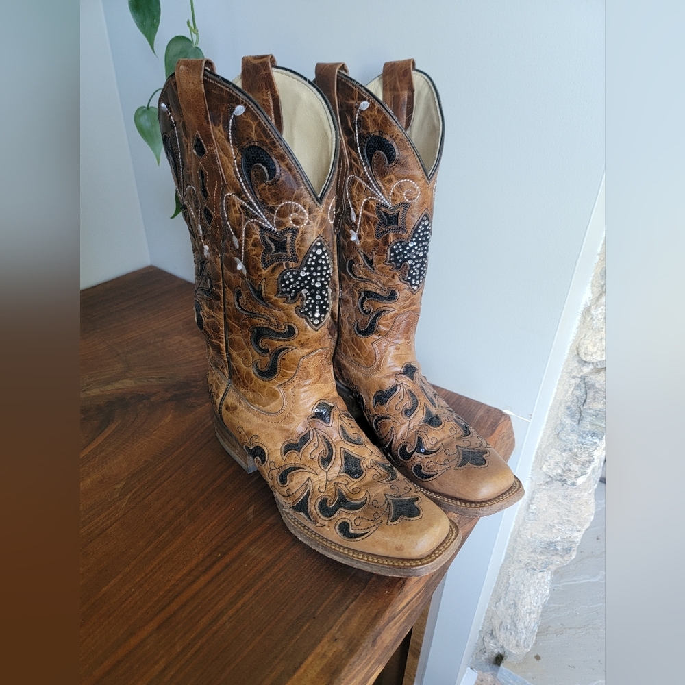 Corral Embroidered Western Boots